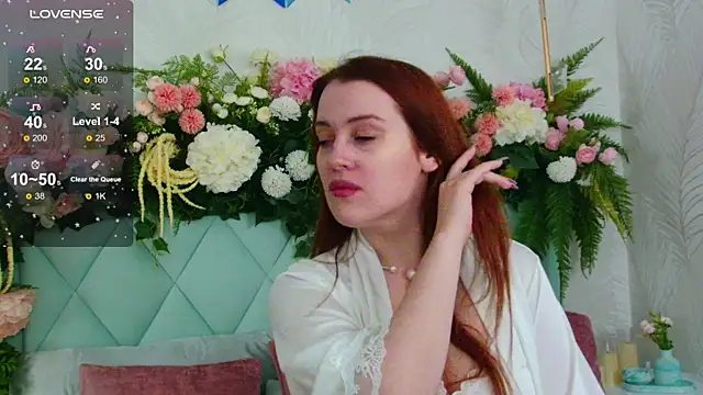 Snapshot of EllieGarson chatting on 6, 10, 2025 EllieGarson online show from 6, 10, 2025