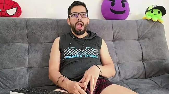 Snapshot of ErickBrant chatting on 11, 3, 2025 ErickBrant online show from 11, 3, 2025