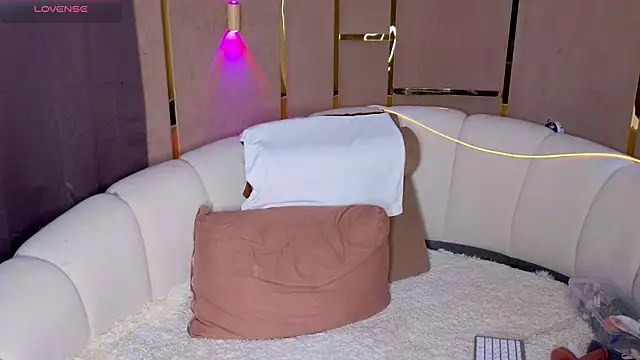 emilytrays online show from 2, 5, 2026