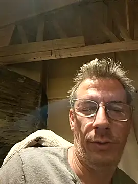 Snapshot of dimitrimarek chatting on 5, 1, 2025 dimitrimarek online show from 5, 1, 2025