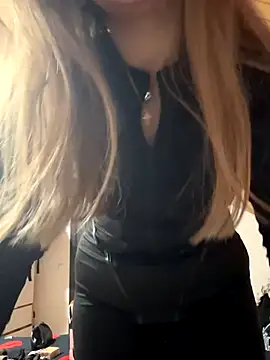 Snapshot of mewKate chatting on 15, 12, 2025 mewKate online show from 15, 12, 2025