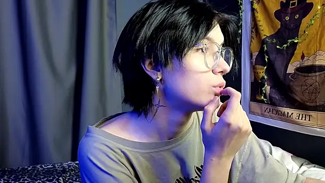 Snapshot of Hyeon_Jin chatting on 2, 2, 2025 Hyeon Jin online show from 2, 2, 2025