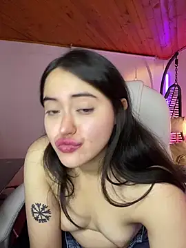 Snapshot of Camila_pinkk chatting on 7, 4, 2026 Camila pinkk online show from 7, 4, 2026