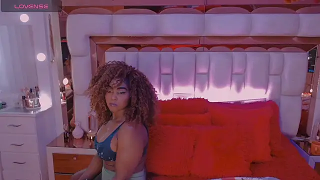 Snapshot of Aliana_Ross chatting on 19, 11, 2025 Aliana Ross online show from 19, 11, 2025