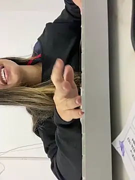 Snapshot of LuizaDiaz chatting on 7, 2, 2025 LuizaDiaz online show from 7, 2, 2025