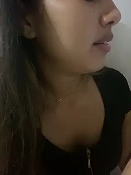 Snapshot of LuizaDiaz chatting on 14, 2, 2025 LuizaDiaz online show from 14, 2, 2025