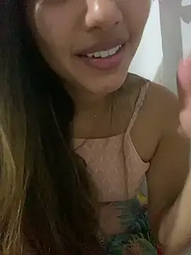 Snapshot of LuizaDiaz chatting on 20, 2, 2025 LuizaDiaz online show from 20, 2, 2025