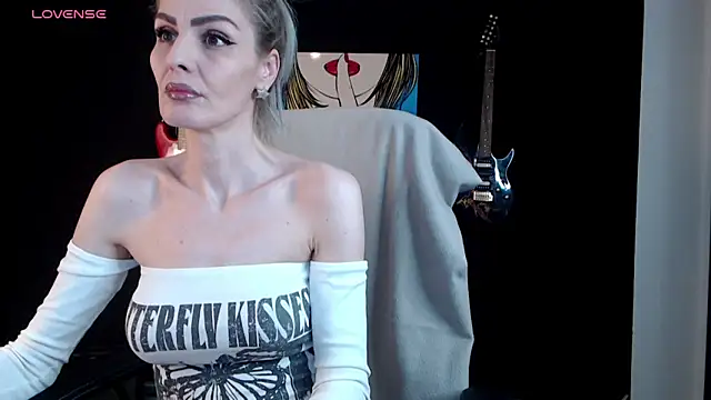 Snapshot of AshlineKatte chatting on 18, 3, 2025 AshlineKatte online show from 18, 3, 2025