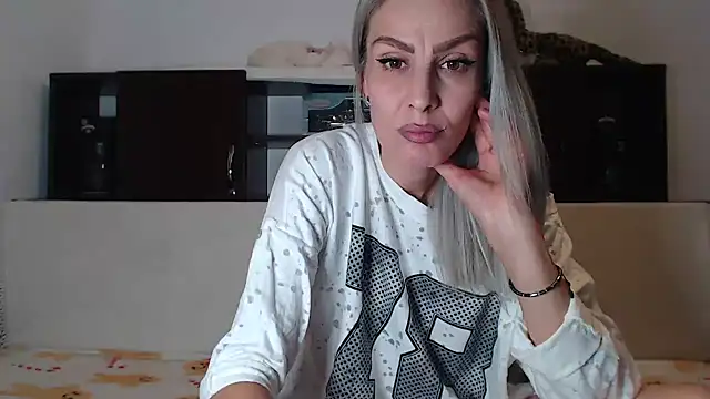 Snapshot of AshlineKatte chatting on 22, 10, 2025 AshlineKatte online show from 22, 10, 2025