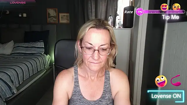 Snapshot of boeslaboes1 chatting on 14, 9, 2025 boeslaboes1 online show from 14, 9, 2025