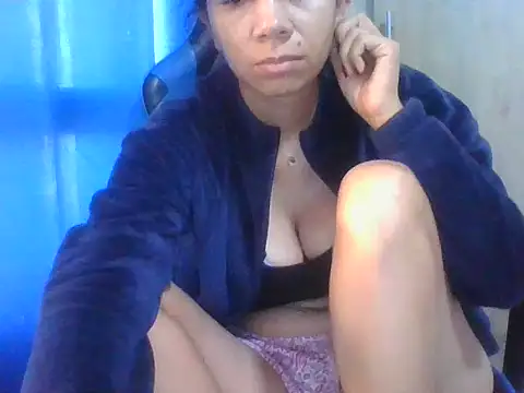 Snapshot of Danielagomez33 chatting on 4, 2, 2026 Danielagomez33 online show from 4, 2, 2026