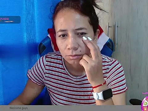 Snapshot of Danielagomez33 chatting on 1, 3, 2026 Danielagomez33 online show from 1, 3, 2026