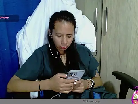 Snapshot of Danielagomez33 chatting on 22, 3, 2026 Danielagomez33 online show from 22, 3, 2026