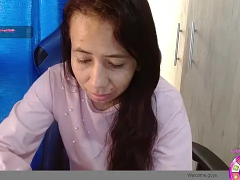 Snapshot of Danielagomez33 chatting on 25, 3, 2026 Danielagomez33 online show from 25, 3, 2026