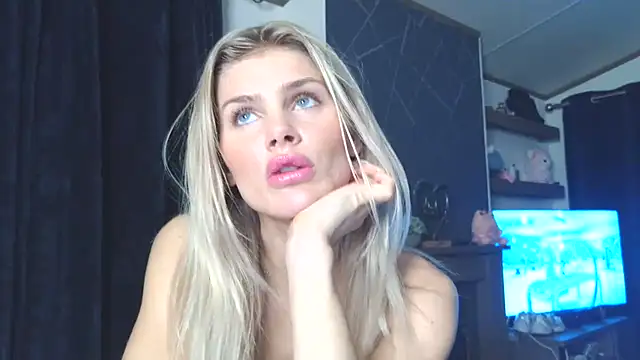 Snapshot of English_Teen_Evelyn chatting on 2, 2, 2025 English Teen Evelyn online show from 2, 2, 2025