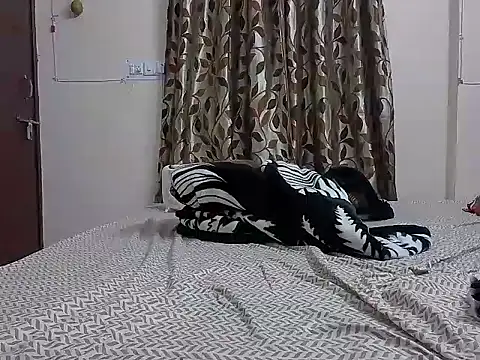 karishma kappur online show from 7, 2, 2025