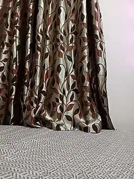 karishma kappur online show from 10, 2, 2025