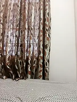 karishma kappur online show from 18, 2, 2025