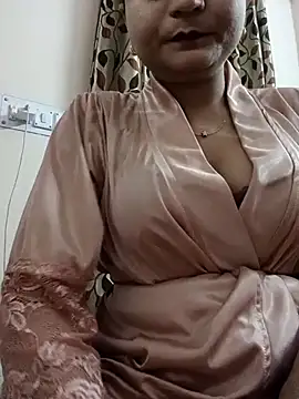 karishma kappur online show from 18, 2, 2025