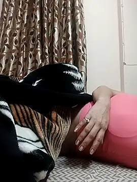 karishma kappur online show from 22, 2, 2025