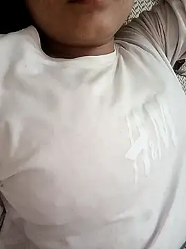 karishma kappur online show from 3, 3, 2025