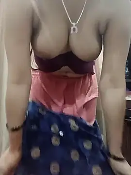 karishma kappur online show from 8, 11, 2025