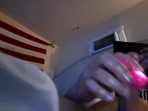 Snapshot of hesjustafriend chatting on 25, 4, 2026 hesjustafriend online show from 25, 4, 2026