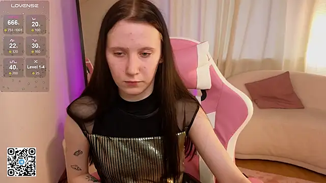 Snapshot of mon_lola chatting on 2, 2, 2025 mon lola online show from 2, 2, 2025