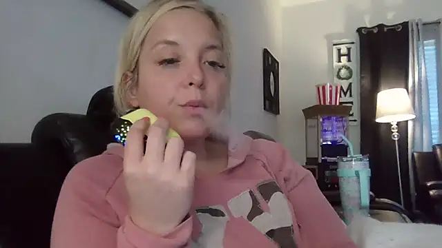 Snapshot of JennaLynn785 chatting on 3, 2, 2025 JennaLynn785 online show from 3, 2, 2025