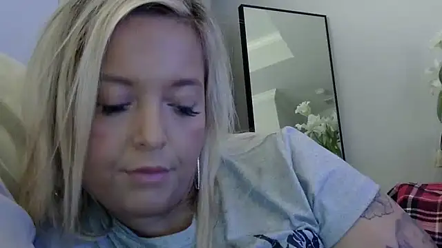 Snapshot of JennaLynn785 chatting on 13, 2, 2025 JennaLynn785 online show from 13, 2, 2025