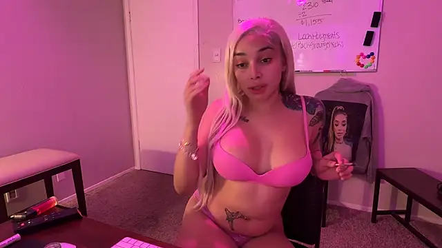 Snapshot of TaeeReazons chatting on 23, 3, 2026 TaeeReazons online show from 23, 3, 2026