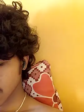 Snapshot of CosmicEmuu chatting on 14, 2, 2025 CosmicEmuu online show from 14, 2, 2025