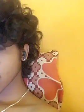 Snapshot of CosmicEmuu chatting on 15, 3, 2025 CosmicEmuu online show from 15, 3, 2025