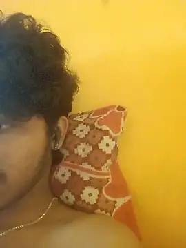 Snapshot of CosmicEmuu chatting on 27, 9, 2025 CosmicEmuu online show from 27, 9, 2025