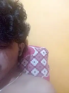 Snapshot of CosmicEmuu chatting on 14, 10, 2025 CosmicEmuu online show from 14, 10, 2025