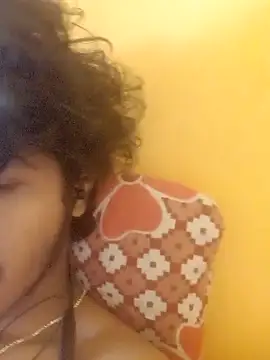 Snapshot of CosmicEmuu chatting on 15, 3, 2026 CosmicEmuu online show from 15, 3, 2026