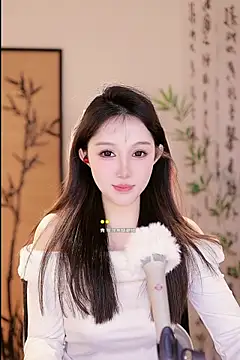 Summer-Momo online show from 15, 3, 2025