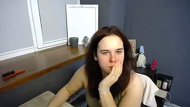 mini girly online show from 28, 1, 2025