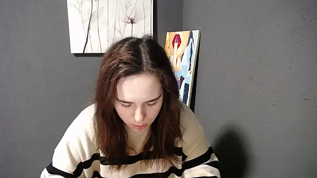 mini girly online show from 20, 3, 2025