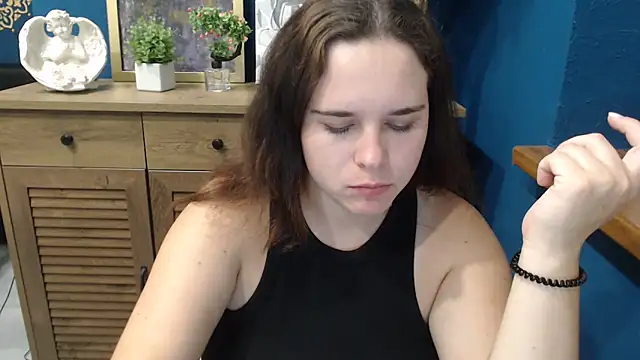 mini girly online show from 19, 9, 2025