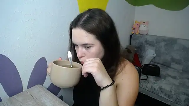 mini girly online show from 22, 9, 2025