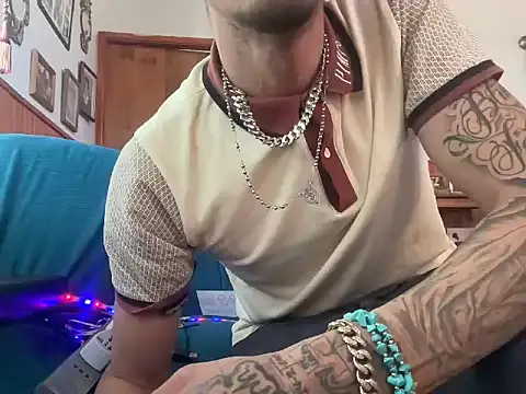 Snapshot of badboy366 chatting on 17, 5, 2026 badboy366 online show from 17, 5, 2026