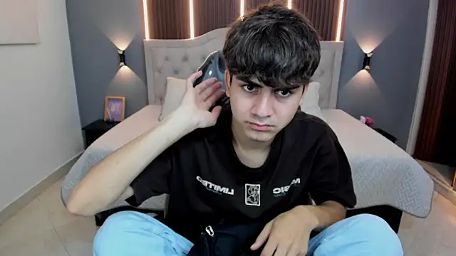 Tommy18   online show from 3, 12, 2025