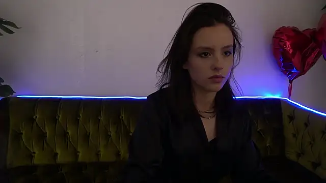 AnnaElys online show from 4, 3, 2025