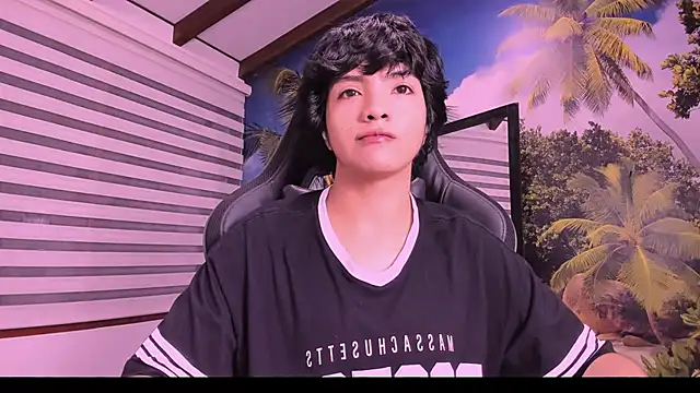 AllanYong18 online show from 17, 2, 2025