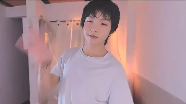 AllanYong18 online show from 13, 9, 2025