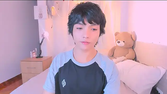 AllanYong18 online show from 27, 9, 2025