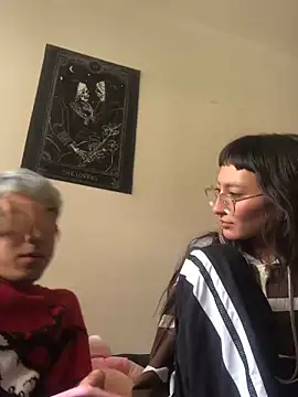 Snapshot of NubeZea chatting on 7, 2, 2025 NubeZea online show from 7, 2, 2025