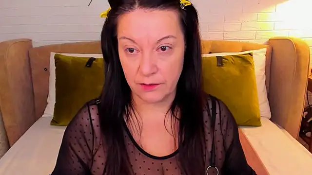 SarahGrays online show from 11, 10, 2025