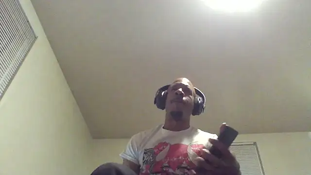 Snapshot of MrDaddyBbSnake chatting on 15, 9, 2025 MrDaddyBbSnake online show from 15, 9, 2025